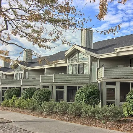 202 Pointes North Inn